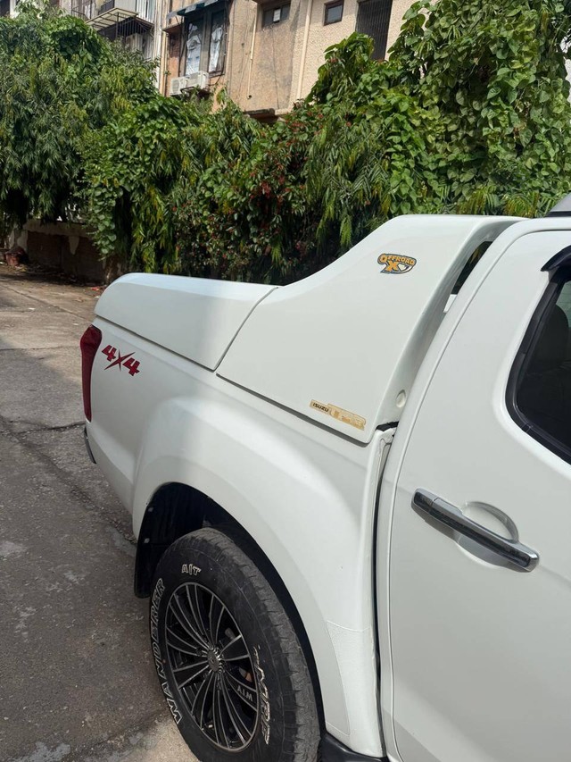 Second-hand 2018 Isuzu D-Max High for sale in New Delhi-3