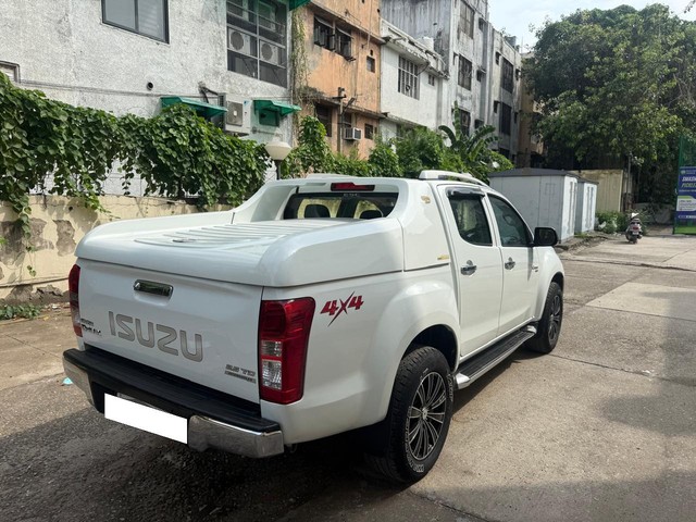 Second-hand 2018 Isuzu D-Max High for sale in New Delhi-9