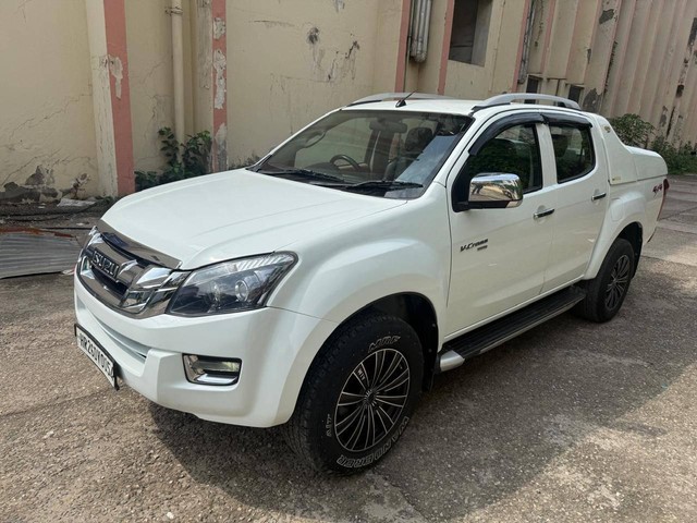 Second-hand 2018 Isuzu D-Max High for sale in New Delhi-8