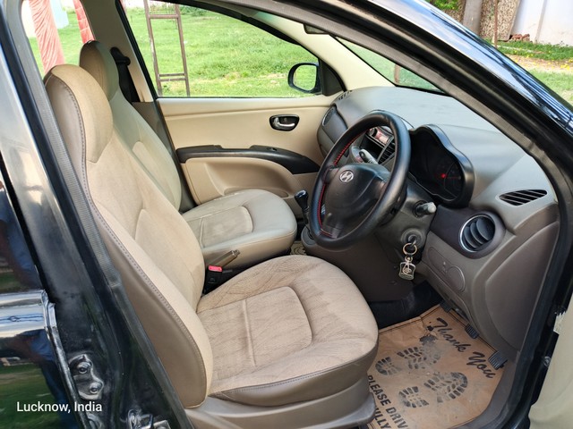 Second-hand 2011 Hyundai i10 Magna for sale in Lucknow-16