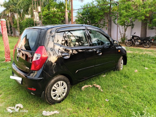 Second-hand 2011 Hyundai i10 Magna for sale in Lucknow-1