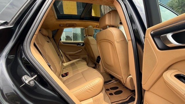 Porsche Macan 2L Second-hand 2017 Porsche Macan 2L for sale in New Delhi-16