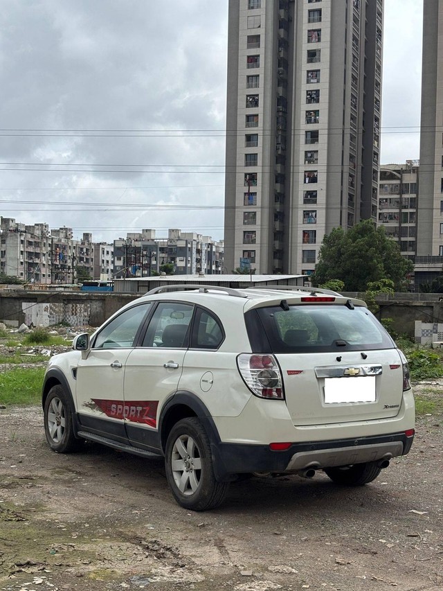 Second-hand 2011 Chevrolet Captiva LT for sale in Surat-1