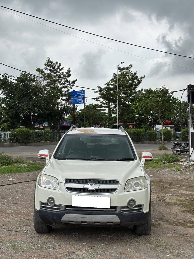 Second-hand 2011 Chevrolet Captiva LT for sale in Surat-2