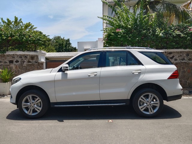 Second-hand 2016 Mercedes-Benz GLE 350d for sale in Chennai-3