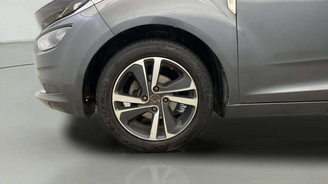 Tata Altroz XZ Diesel Second-hand 2021 Tata Altroz XZ Diesel for sale in Noida-26