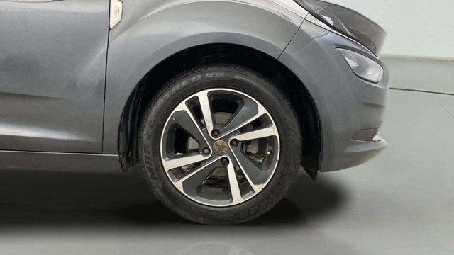 Tata Altroz XZ Diesel Second-hand 2021 Tata Altroz XZ Diesel for sale in Noida-24