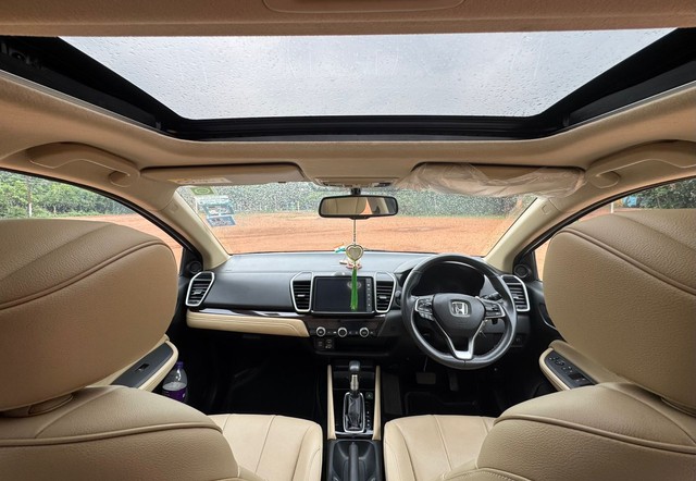 Second-hand 2021 Honda City ZX CVT for sale in Khordha-9