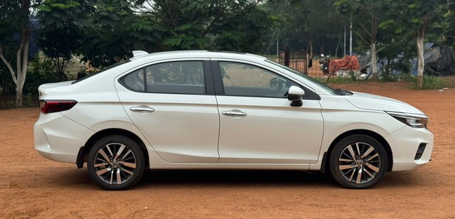 Second-hand 2021 Honda City ZX CVT for sale in Khordha-1