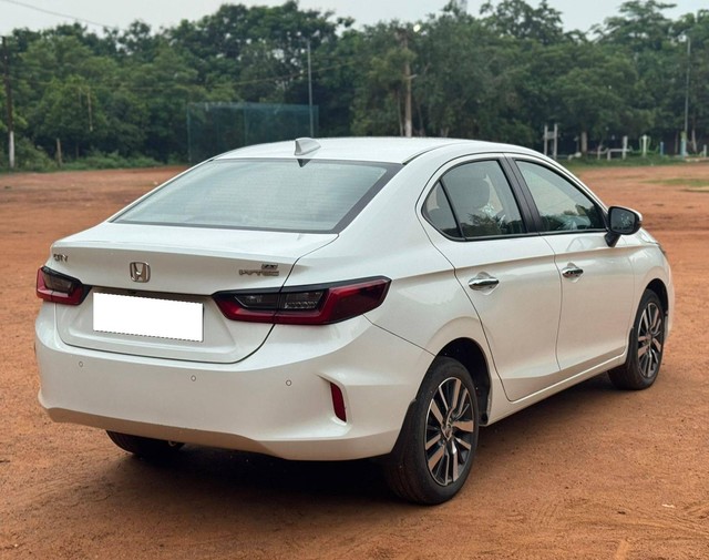 Second-hand 2021 Honda City ZX CVT for sale in Khordha-7