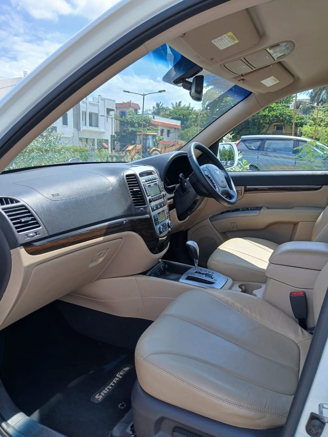 Second-hand 2013 Hyundai Santa Fe 4X2 for sale in Chennai-10