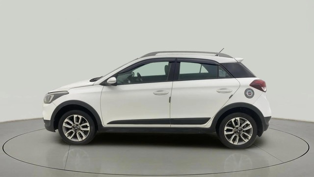 Second-hand 2015 Hyundai i20 Active 1.2 S for sale in Mumbai-5