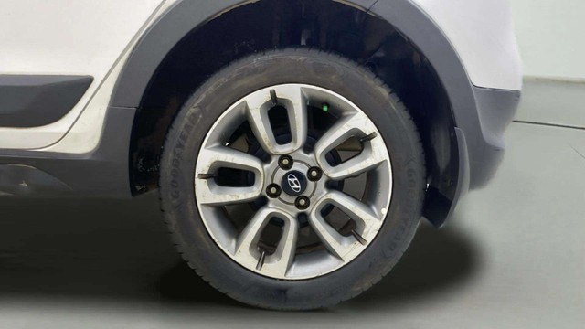 Second-hand 2015 Hyundai i20 Active 1.2 S for sale in Mumbai-26