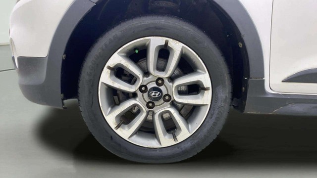 Second-hand 2015 Hyundai i20 Active 1.2 S for sale in Mumbai-25