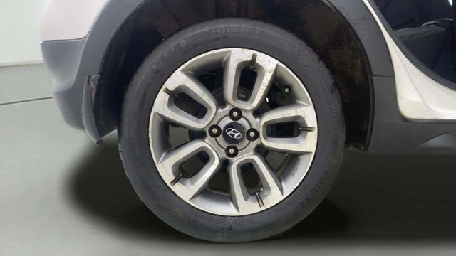 Second-hand 2015 Hyundai i20 Active 1.2 S for sale in Mumbai-24