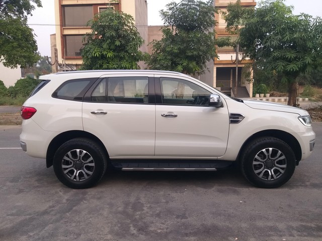 Second-hand 2020 Ford Endeavour Titanium Plus 4X2 for sale in Ludhiana-1