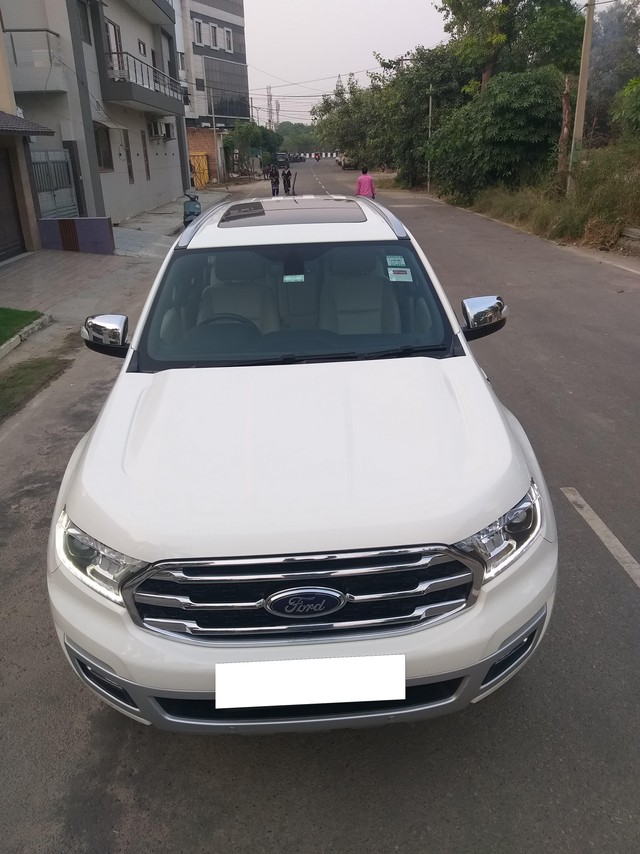 Second-hand 2020 Ford Endeavour Titanium Plus 4X2 for sale in Ludhiana-5