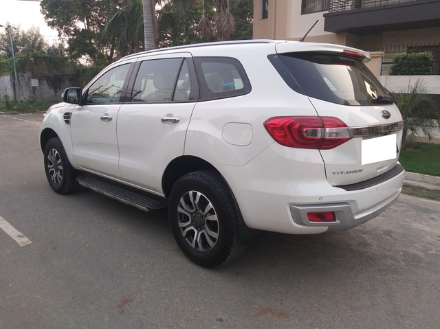 Second-hand 2020 Ford Endeavour Titanium Plus 4X2 for sale in Ludhiana-2