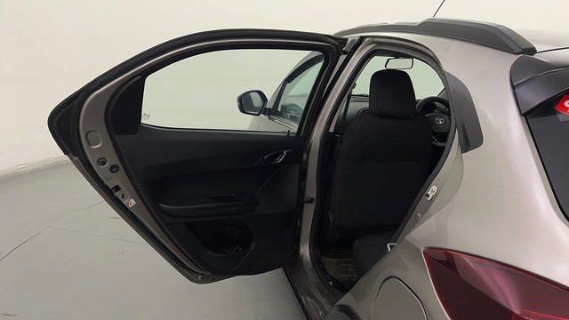 Second-hand 2018 Tata Tiago NRG Petrol for sale in New Delhi-27
