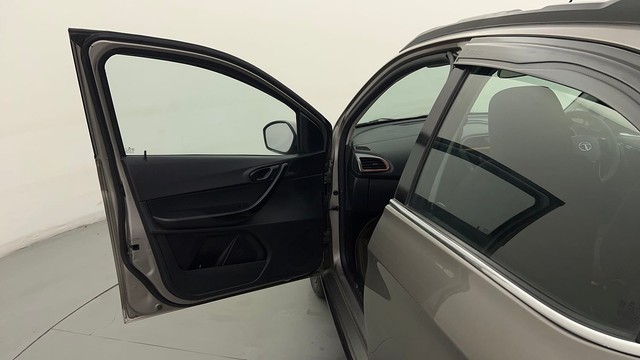 Second-hand 2018 Tata Tiago NRG Petrol for sale in New Delhi-30