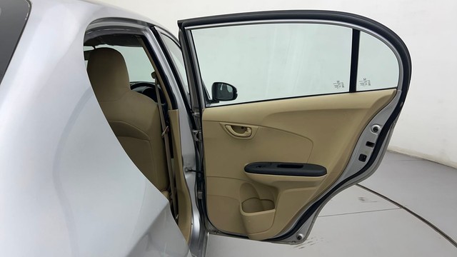 Second-hand 2015 Honda Amaze 2nd Gen E for sale in Ahmedabad-29