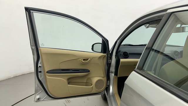 Second-hand 2015 Honda Amaze 2nd Gen E for sale in Ahmedabad-26