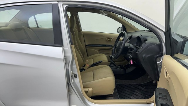 Second-hand 2015 Honda Amaze 2nd Gen E for sale in Ahmedabad-15