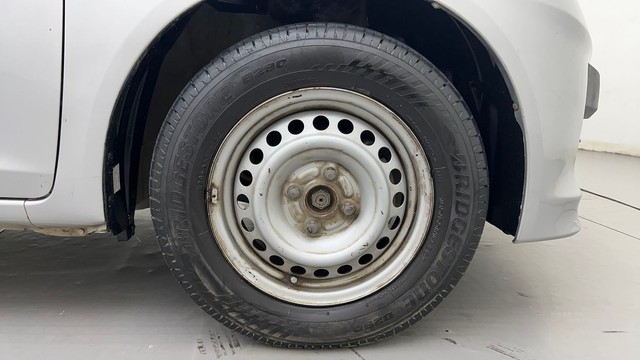 Second-hand 2015 Honda Amaze 2nd Gen E for sale in Ahmedabad-17