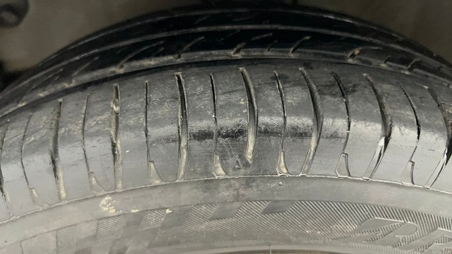 Second-hand 2015 Honda Amaze 2nd Gen E for sale in Ahmedabad-36