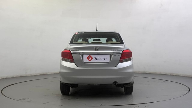 Second-hand 2015 Honda Amaze 2nd Gen E for sale in Ahmedabad-4