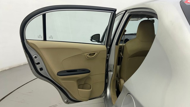 Second-hand 2015 Honda Amaze 2nd Gen E for sale in Ahmedabad-31