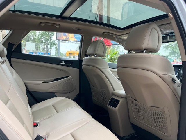 Second-hand 2019 Hyundai Tucson 2.0 Dual VTVT 2WD AT GL for sale in Bangalore-12