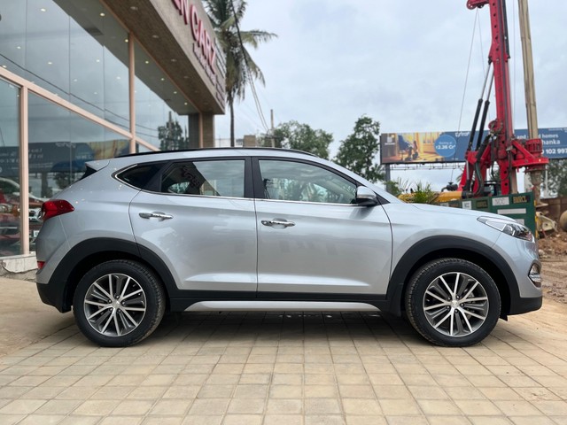 Second-hand 2019 Hyundai Tucson 2.0 Dual VTVT 2WD AT GL for sale in Bangalore-5