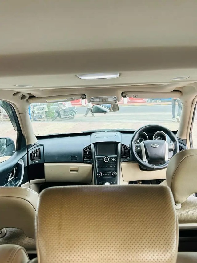 Second-hand 2017 Mahindra XUV500 R W10 FWD for sale in Bhilwara-5