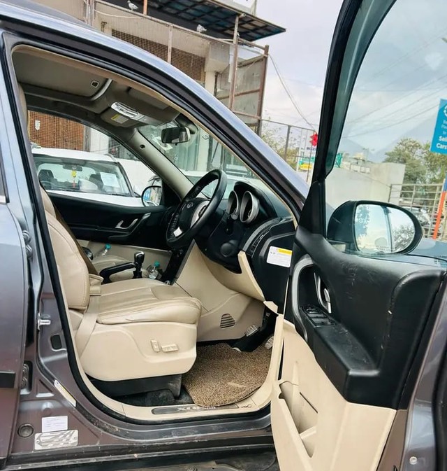 Second-hand 2017 Mahindra XUV500 R W10 FWD for sale in Bhilwara-19