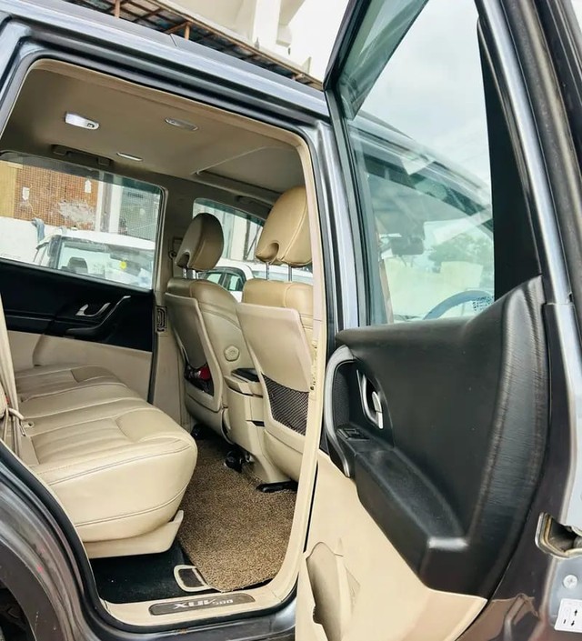 Second-hand 2017 Mahindra XUV500 R W10 FWD for sale in Bhilwara-21