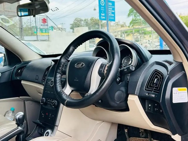 Second-hand 2017 Mahindra XUV500 R W10 FWD for sale in Bhilwara-10