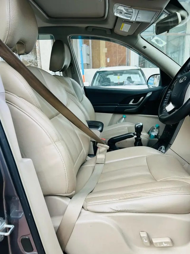 Second-hand 2017 Mahindra XUV500 R W10 FWD for sale in Bhilwara-11