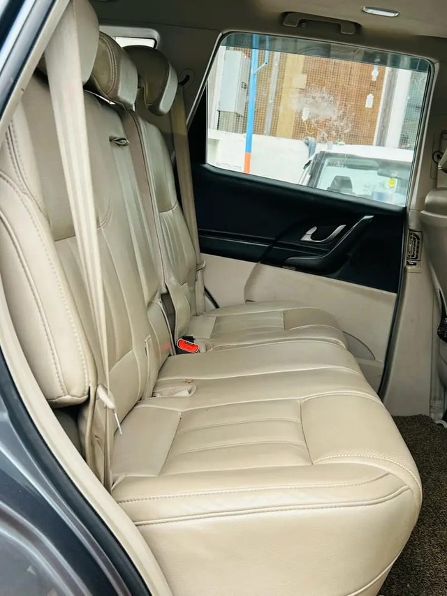 Second-hand 2017 Mahindra XUV500 R W10 FWD for sale in Bhilwara-16