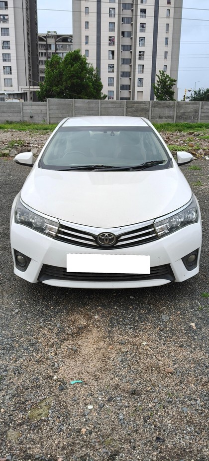Second-hand 2014 Toyota Corolla Altis 1.8 J for sale in Surat