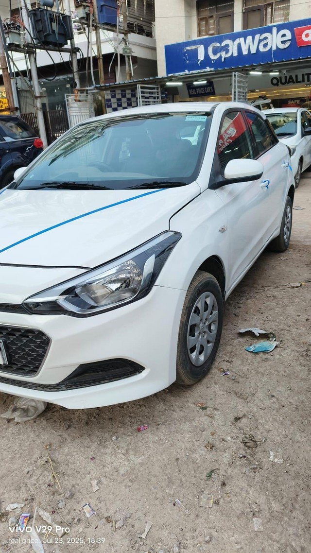 Second-hand 2016 Hyundai i20 Magna 1.4 CRDi for sale in Kanpur-2