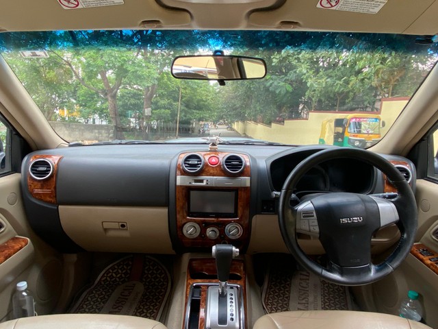 Second-hand 2015 Isuzu MU 7 AT Premium for sale in Bangalore-10