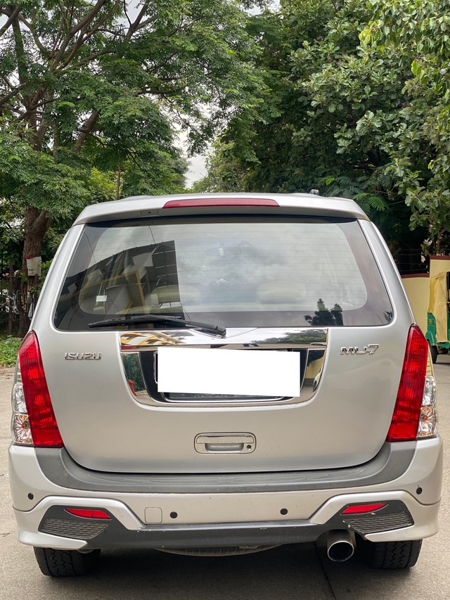 Second-hand 2015 Isuzu MU 7 AT Premium for sale in Bangalore-2