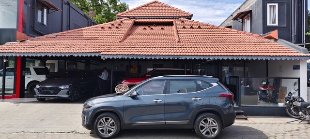 Second-hand 2020 Kia Seltos HTX IVT G for sale in Coimbatore-4