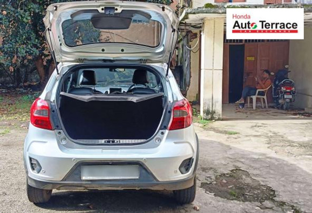 Second-hand 2018 Ford Freestyle Titanium Diesel for sale in Bhubaneswar-8