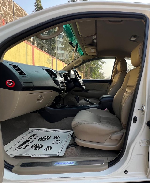 Second-hand 2015 Toyota Fortuner 4x2 AT for sale in Virar-8