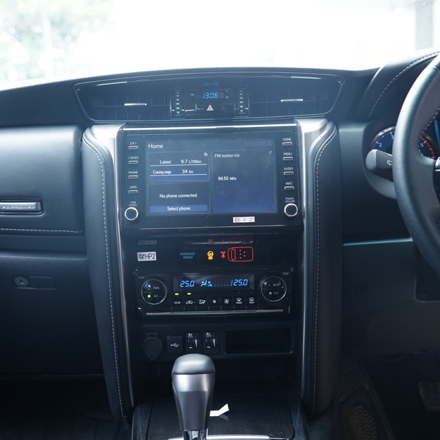 Second-hand 2025 Toyota Fortuner 4X2 Diesel AT for sale in Karnal-11