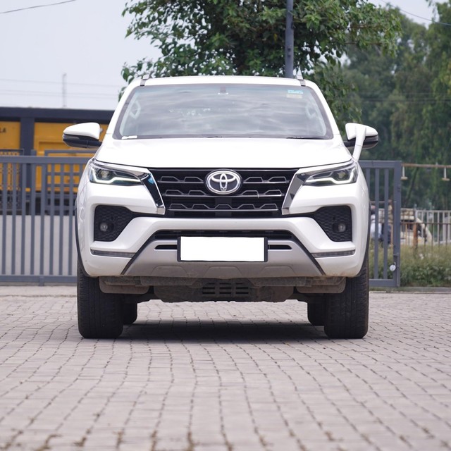 Second-hand 2025 Toyota Fortuner 4X2 Diesel AT for sale in Karnal-12
