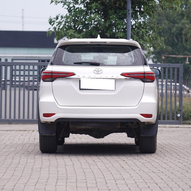 Second-hand 2025 Toyota Fortuner 4X2 Diesel AT for sale in Karnal-3