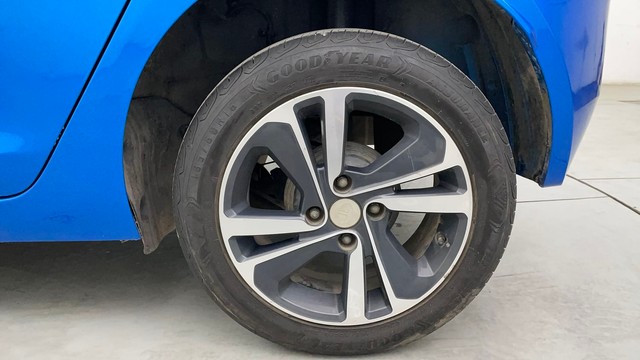 Second-hand 2022 Tata Altroz XZ for sale in Chennai-19